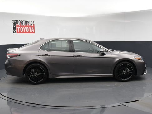 Used 2023 Toyota Camry XSE image 5