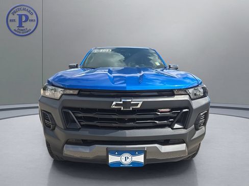 Used 2023 Chevrolet Colorado Trail Boss w/ Technology Package AWD/4WD image 2