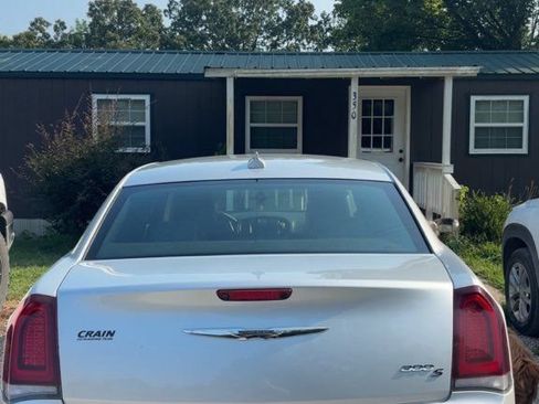 Used 2020 Chrysler 300 S RWD image 4