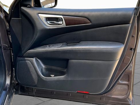Used 2015 Nissan Pathfinder SL FWD image 23