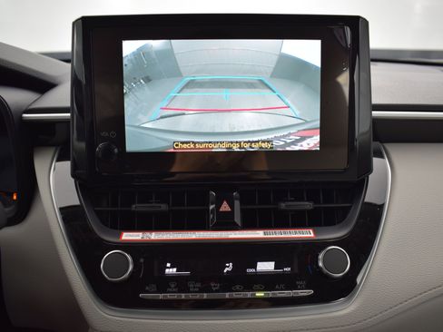 Used 2026 Toyota Corolla Cross L image 17