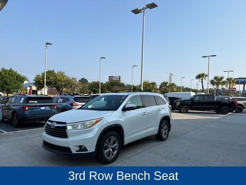 Used 2014 Toyota Highlander XLE AWD/4WD image 4