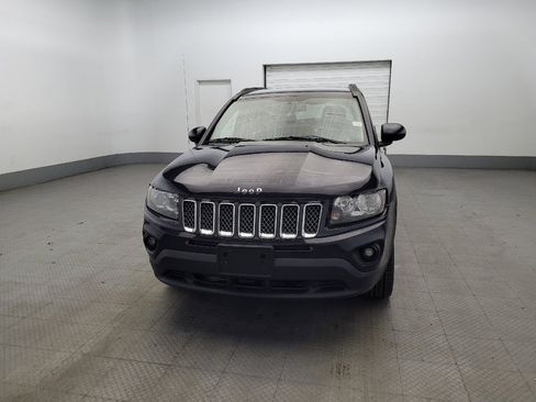 Used 2015 Jeep Compass Latitude image 15