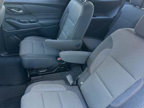 Used 2019 Chevrolet Traverse LT image 12