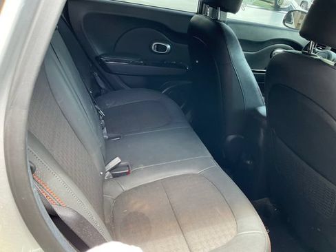 Used 2017 Kia Soul ! w/ Tech Package FWD image 7