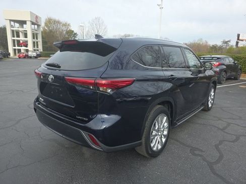 Used 2023 Toyota Highlander Limited image 7