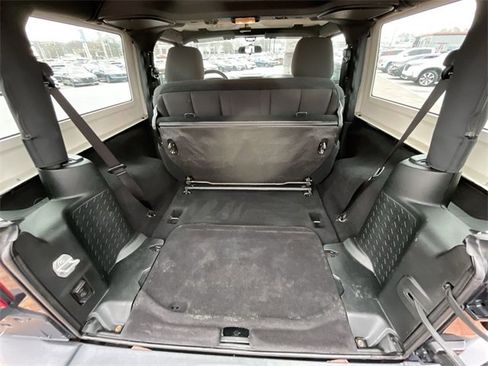 Used 2018 Jeep Wrangler Sport image 12