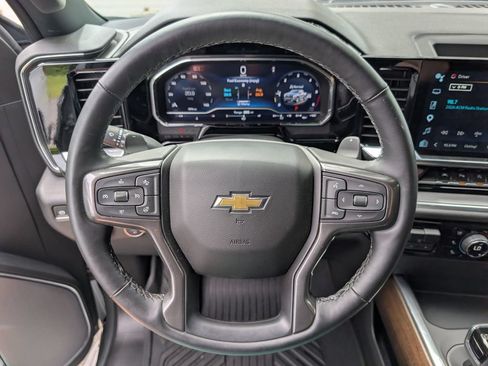 Used 2025 Chevrolet Silverado 1500 High Country w/ Technology Package AWD/4WD image 15