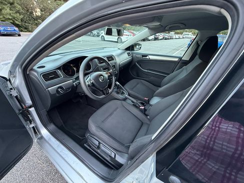 Used 2015 Volkswagen Jetta SE image 8