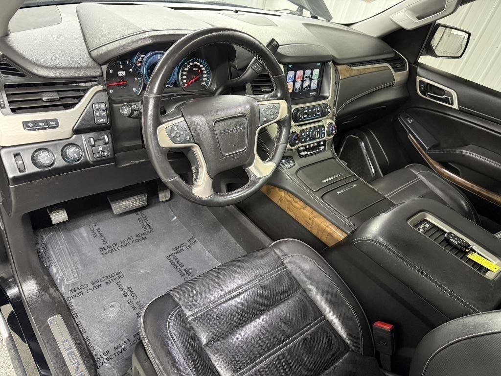 Used 2019 GMC Yukon XL Denali w/ Denali Ultimate Package AWD/4WD image 16