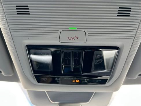 New 2026 Volkswagen Tiguan SE image 38