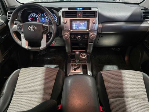 Used 2015 Toyota 4Runner SR5 AWD/4WD image 18