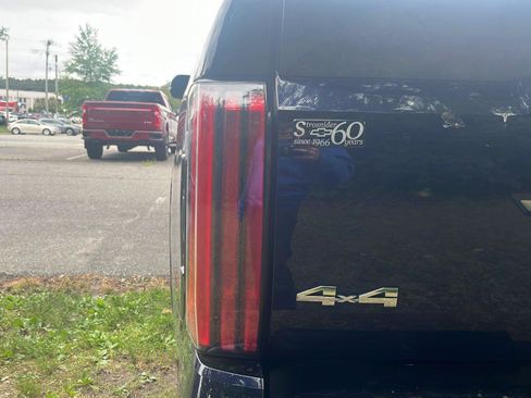 Used 2024 Toyota Tundra Capstone AWD/4WD image 10