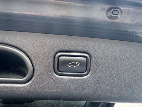 Used 2022 Kia Sportage EX w/ EX Technology Package image 11