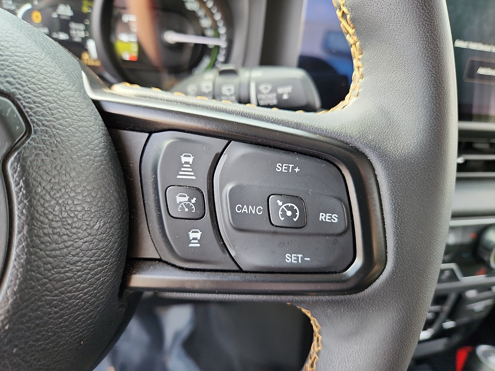 Used 2024 Jeep Wrangler Unlimited w/ Convenience Group AWD/4WD image 22