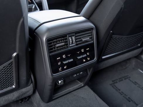 Certified 2026 Porsche Cayenne Coupe AWD/4WD image 43