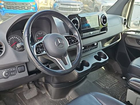Used 2021 Mercedes-Benz Sprinter 2500 image 15