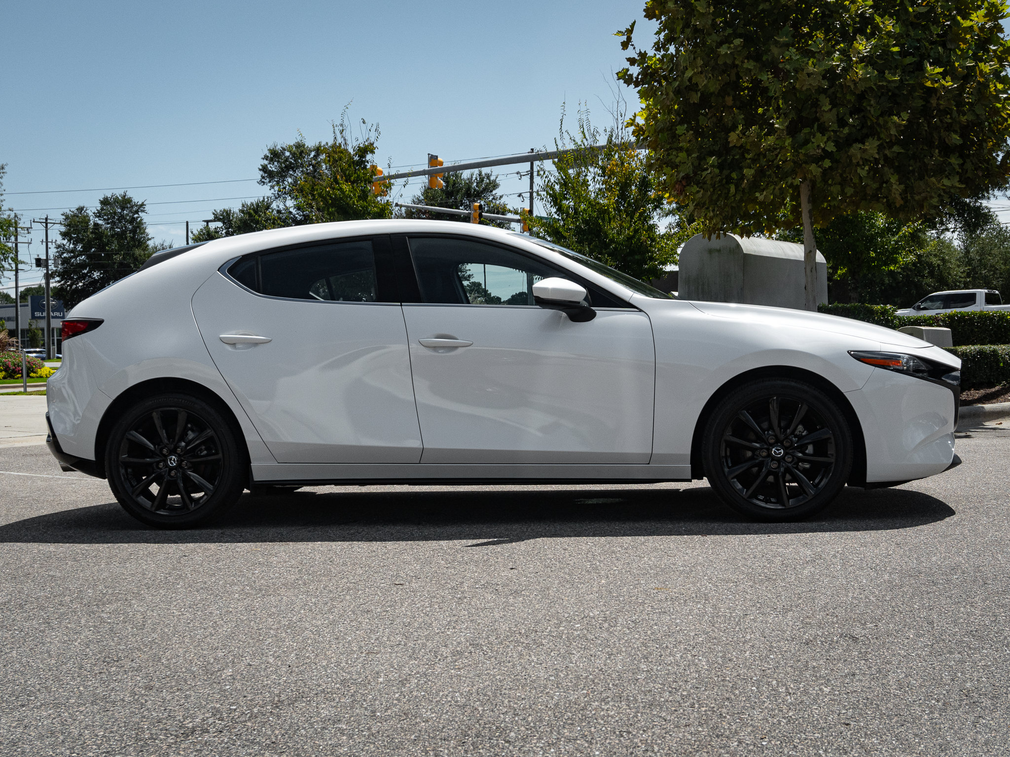 Used 2025 MAZDA MAZDA3 2.5 S Hatchback w/ Premium Pkg FWD image 11