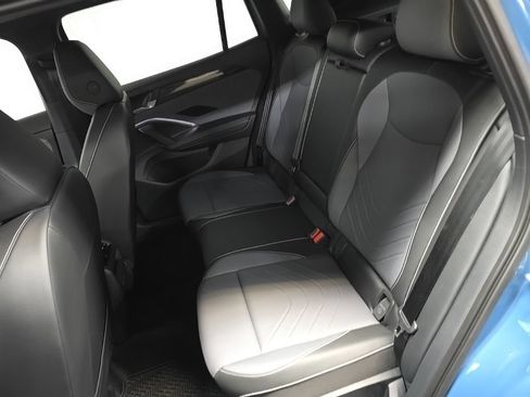 Used 2025 Volkswagen Tiguan SE R-Line AWD/4WD image 34