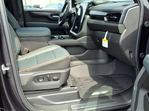 New 2026 GMC Yukon AT4 AWD/4WD image 19
