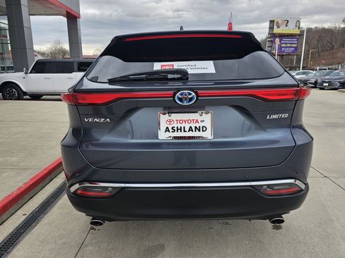 Certified 2023 Toyota Venza Limited image 6