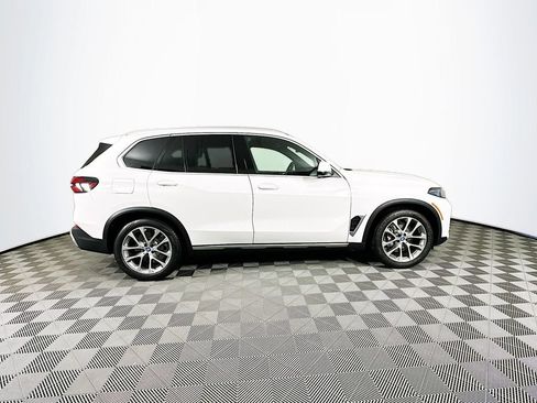 Used 2025 BMW X5 xDrive50e image 9