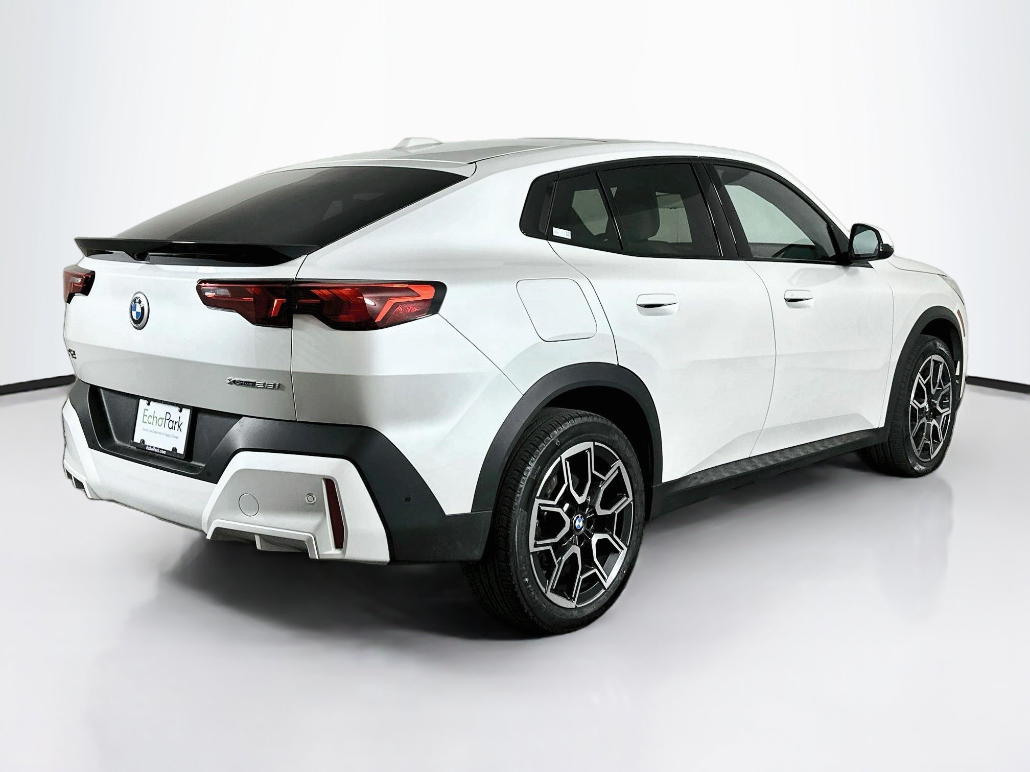 Used 2026 BMW X2 xDrive28i AWD/4WD image 9