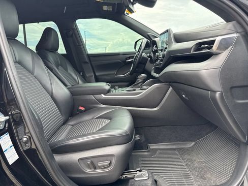 Used 2021 Toyota Highlander XSE AWD/4WD image 10