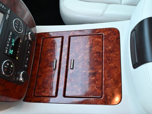 Used 2012 Chevrolet Tahoe LTZ image 29