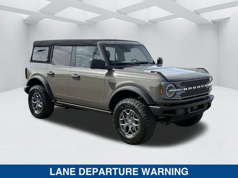 New 2025 Ford Bronco Badlands AWD/4WD image 3