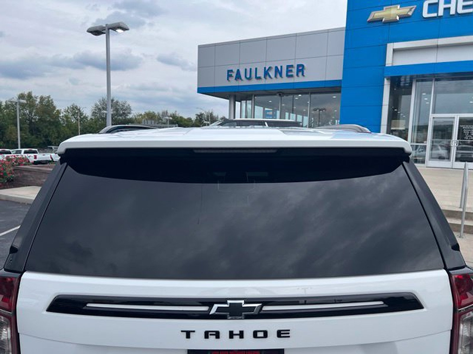 Used 2024 Chevrolet Tahoe Z71 w/ Luxury Package AWD/4WD image 9