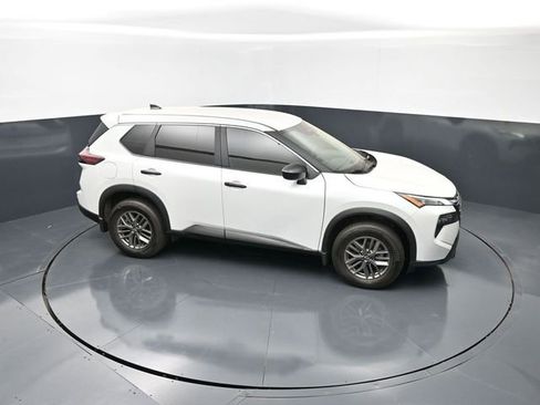 Certified 2025 Nissan Rogue S FWD image 20