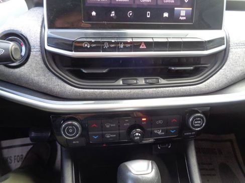 Used 2022 Jeep Compass Latitude w/ Convenience Group AWD/4WD image 39