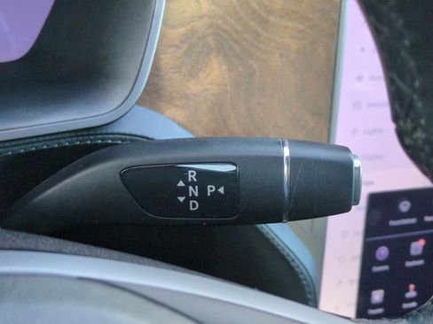 Used 2020 Tesla Model S Long Range Plus image 12