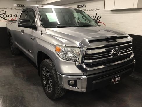 Used 2017 Toyota Tundra SR5 image 2