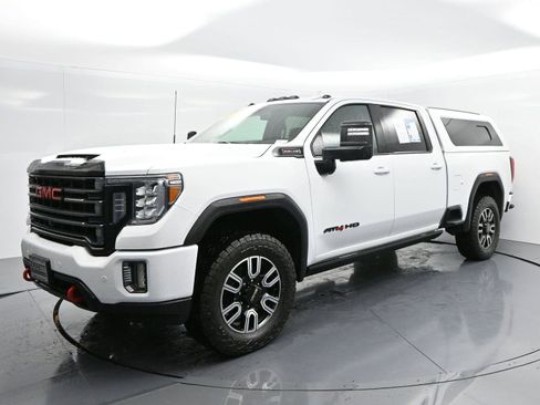 Used 2022 GMC Sierra 2500 AT4 w/ AT4 Preferred Package image 3