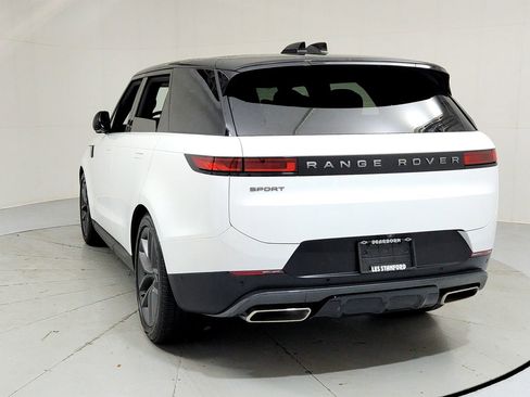 Used 2025 Land Rover Range Rover Sport SE AWD/4WD image 4