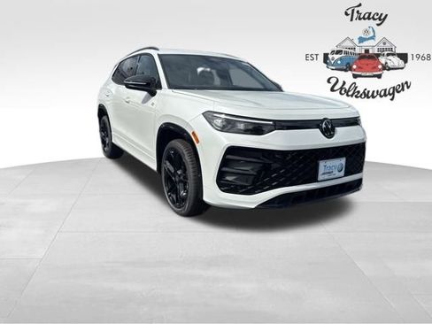 New 2025 Volkswagen Tiguan SE R-Line image 1