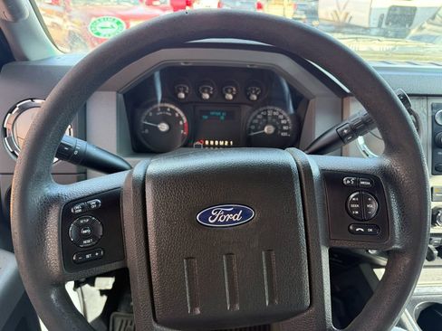 Used 2016 Ford F250 XLT w/ XLT Interior Package AWD/4WD image 16