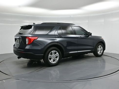 Certified 2024 Ford Explorer XLT RWD image 30