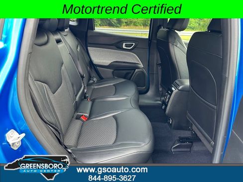 Used 2025 Jeep Compass Latitude AWD/4WD image 19