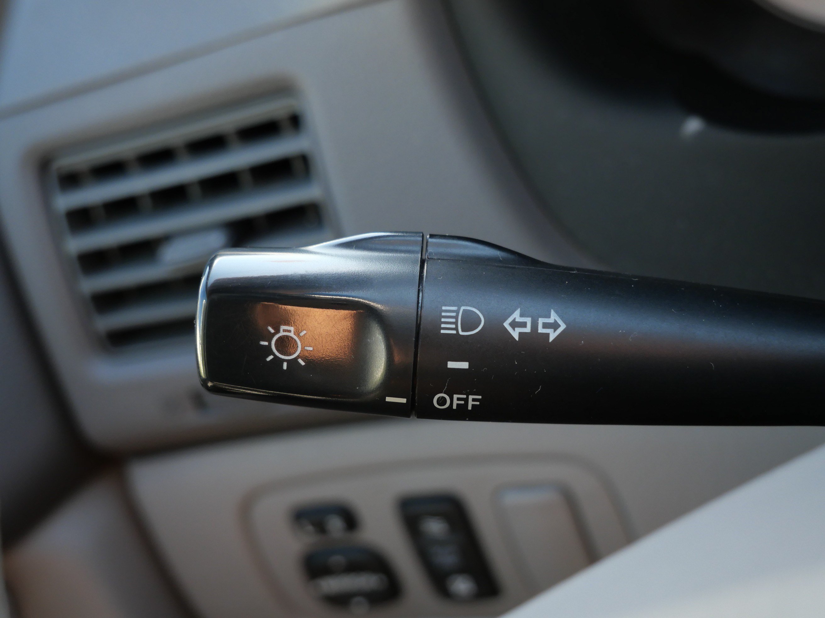 Used 2005 Toyota Sienna CE FWD image 30