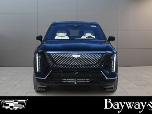 New 2026 Cadillac Vistiq Luxury image 2