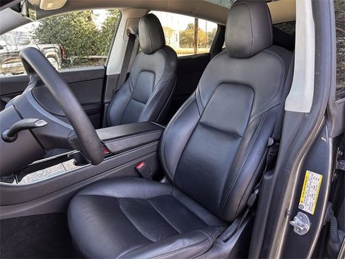 Used 2020 Tesla Model Y Long Range image 23