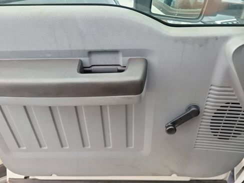 Used 2015 Ford F550 2WD Regular Cab Super Duty image 29