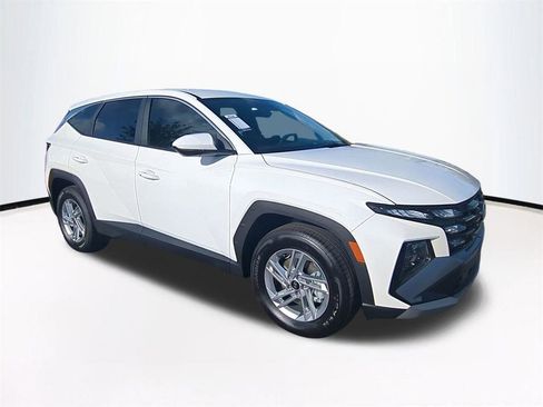 New 2026 Hyundai Tucson SE FWD image 2