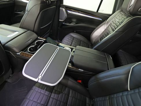 Used 2025 Cadillac Escalade Sport Platinum AWD/4WD image 19
