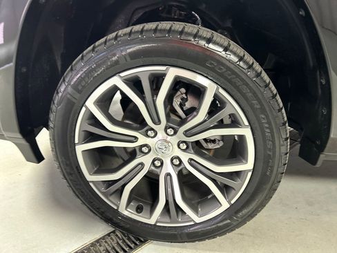 Used 2025 RAM 1500 Tungsten w/ Off Road Group AWD/4WD image 9