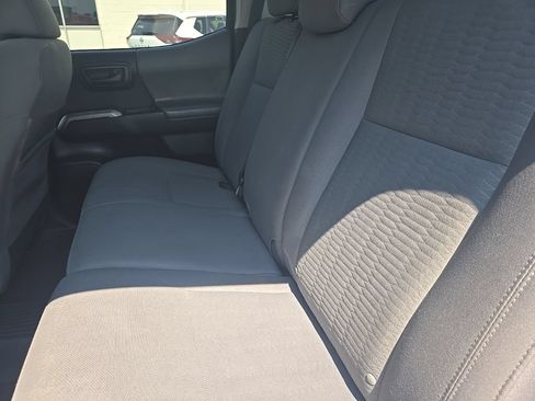Used 2019 Toyota Tacoma SR5 AWD/4WD image 22