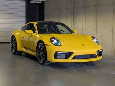 Certified 2022 Porsche 911 Carrera RWD image 10